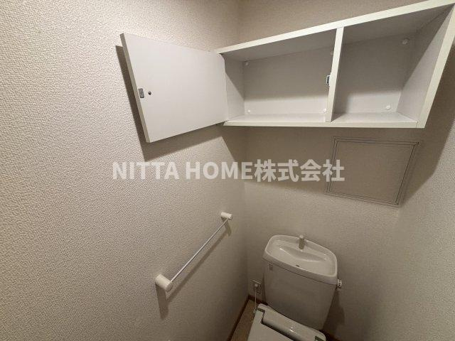 京丹後市峰山町杉谷のアパートのトイレ|上部収納がついているトイレです◇