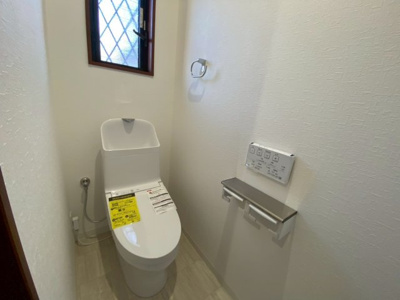 【トイレ】 | 【プレイワーク伯太町2丁目・中古戸建】伯太小・平成23年建築・4LDK | コンパクトで使いやすいトイレです