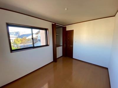 【洋室】 | 【プレイワーク伯太町2丁目・中古戸建】伯太小・平成23年建築・4LDK | 明るい洋室です