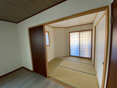 【和室】 | 【プレイワーク伯太町2丁目・中古戸建】伯太小・平成23年建築・4LDK | 和室がひろがる居住スペース