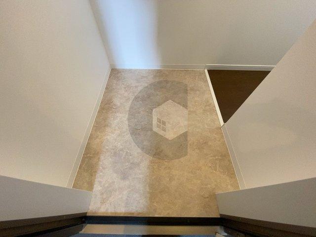 東大阪市荒本２丁目のハイツの玄関