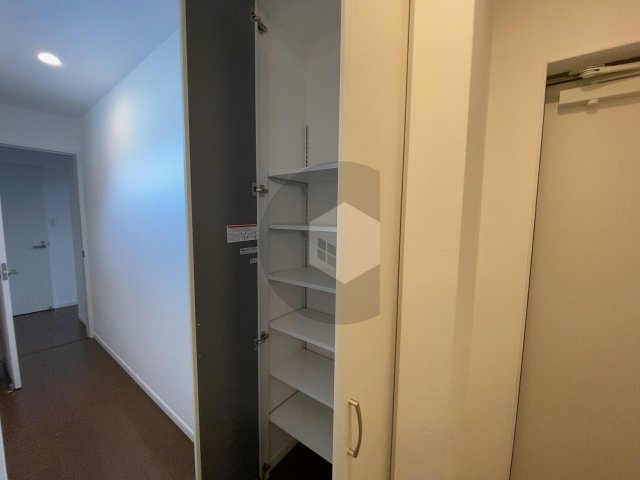 東大阪市荒本２丁目のハイツの収納