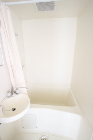 アベニュー服部の浴室