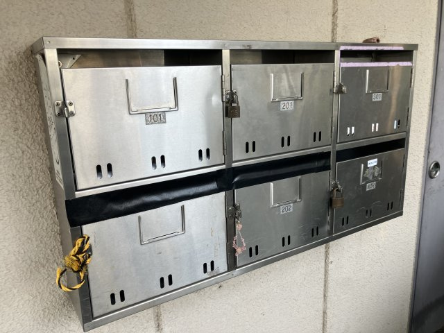 アベニュー服部のエントランス