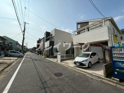 【前面道路含む現地写真】 | 大泉小・平成23年建築・4LDK・堺市北区新金岡町5丁 | 前面道路含む現地写真です