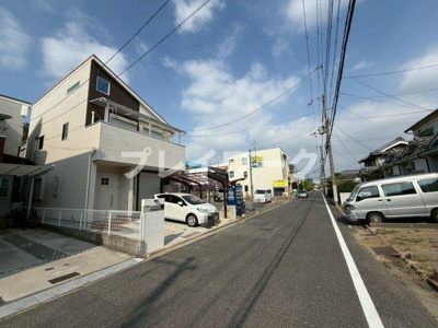 【前面道路含む現地写真】 | 大泉小・平成23年建築・4LDK・堺市北区新金岡町5丁 | 前面道路含む現地写真です