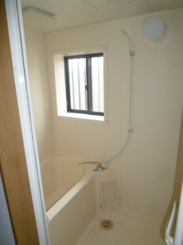 レジデンス川本A棟の浴室|お風呂です