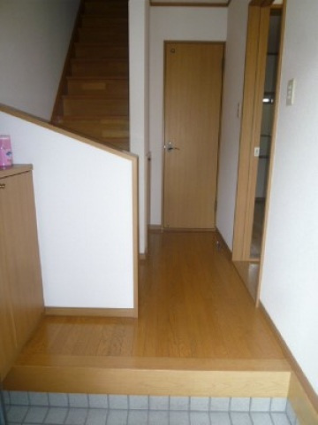 レジデンス川本A棟の玄関|ゆったりとした玄関です