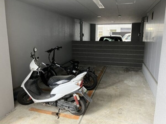 【駐車場】