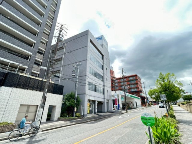雁宿中埜ビルの外観