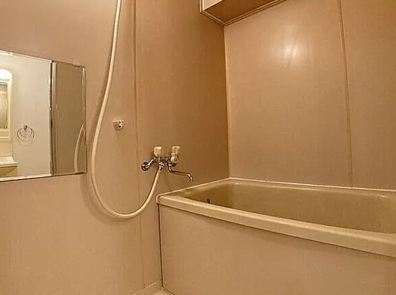 名古屋市守山区松坂町　収益マンションの浴室