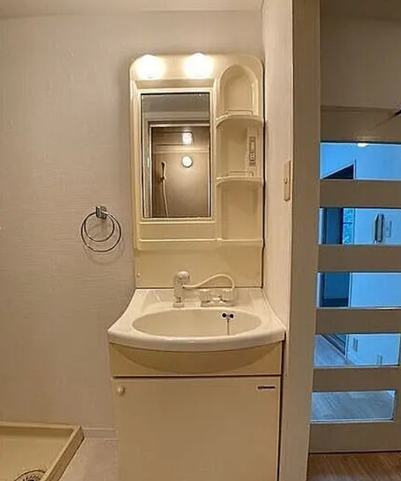 名古屋市守山区松坂町　収益マンションの独立洗面台