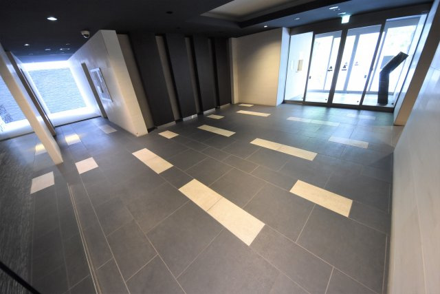 プレサンス難波セレクトのエントランス