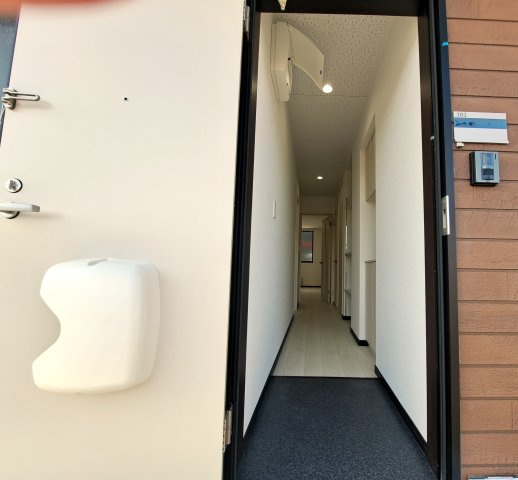 クリスタルステージⅠの玄関