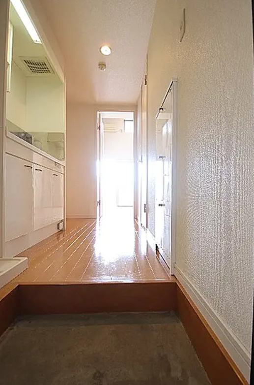 名古屋市守山区鳥羽見1丁目　１棟売りアパートの玄関