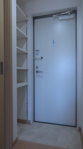 H-maison大正の玄関