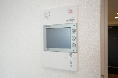 【セキュリティ】 | プレサンスOSAKA東中本エシデル | モニター付きインターホンです