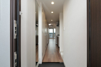 【玄関】 | プレサンスOSAKA東中本エシデル | ゆったりとした玄関です