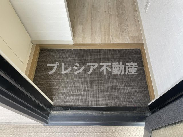 ラッキータウン 2番館の玄関