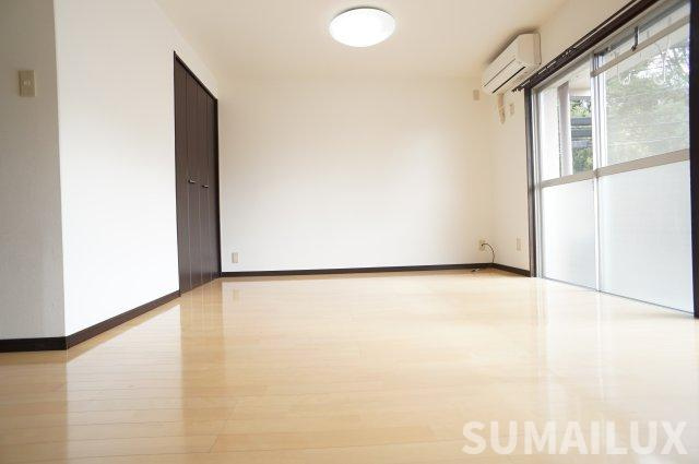 熊本市東区渡鹿８丁目の賃貸マンションの居間・リビング