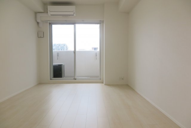 エステムコート南堀江Ⅲチュラの洋室