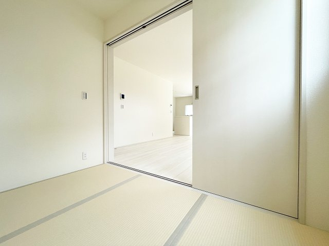 新築戸建・建売　福島市八島田字八幡北第2 Livele Garden　全2棟の和室|お子様のおむつ替えやお昼寝スペース、将来の介護スペースなど多岐にわたる使い方ができますね♪