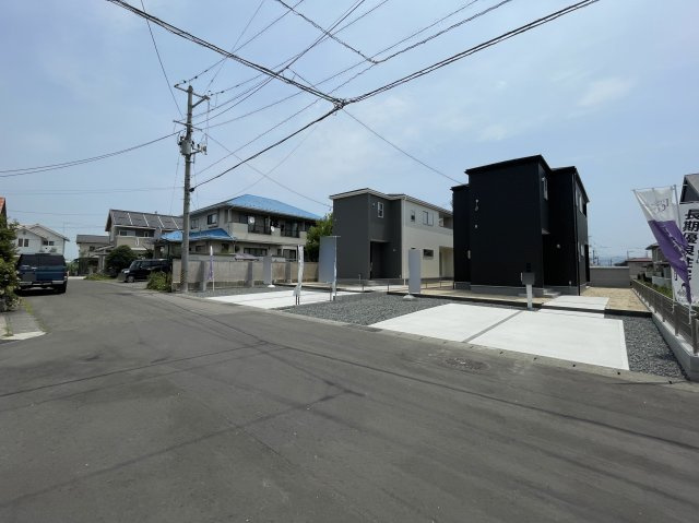 新築戸建・建売　福島市八島田字八幡北  Livele Garden　全2棟の駐車場