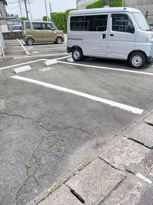 【駐車場】 | ピースフルハイツ | 駐車場です