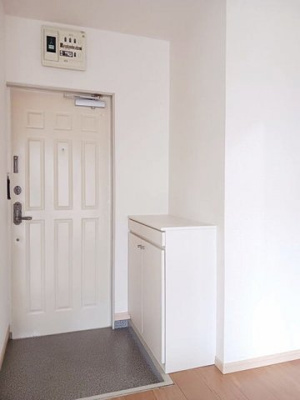 【玄関】 | ピースフルハイツ | 毎日通る玄関はこちらです