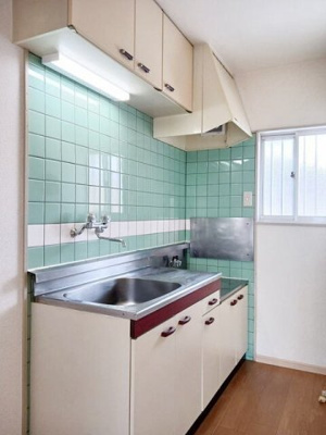 【キッチン】 | ピースフルハイツ | きれいなキッチンです
