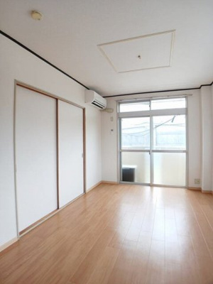 【内装】 | ピースフルハイツ | 明るい室内です