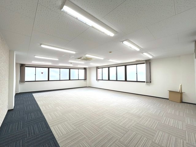 協和ビルの内装