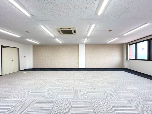 協和ビルの内装