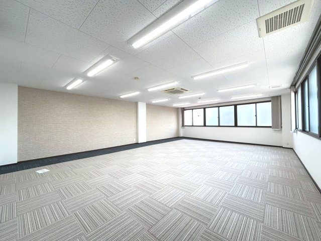 協和ビルの内装