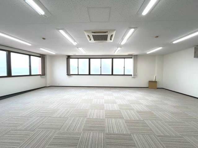 協和ビルの内装