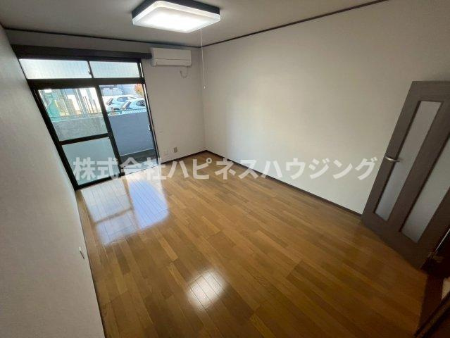 ジュネス亜梨のその他|室内照明付き