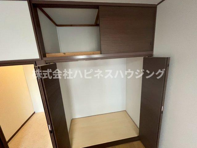 ジュネス亜梨の収納|大きなクローゼット