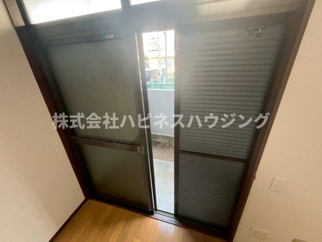 ジュネス亜梨のその他|雨戸あり