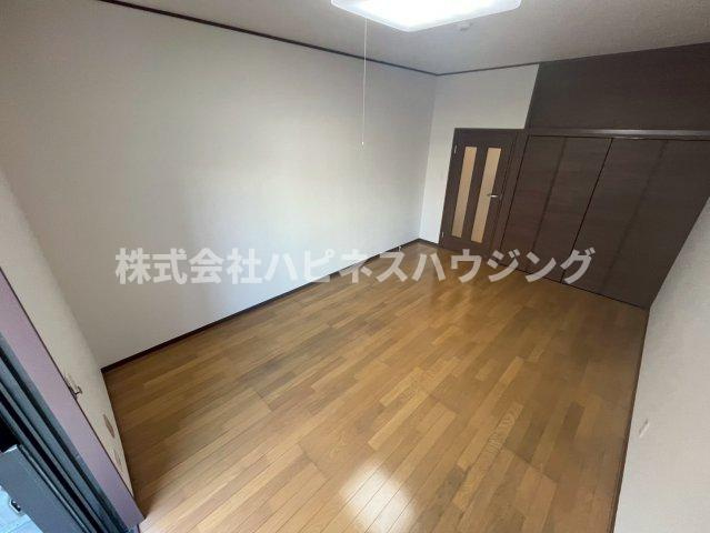 ジュネス亜梨の居間・リビング