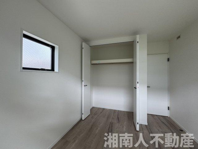 高座郡寒川町宮山の中古一戸建の洋室|明るい洋室です