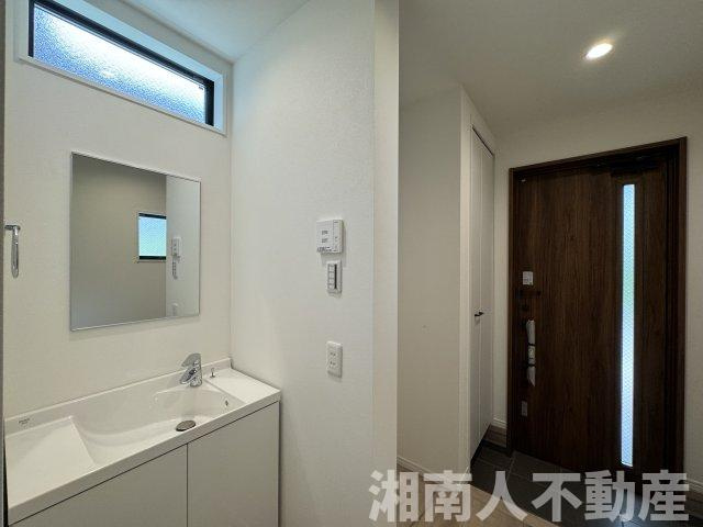 高座郡寒川町宮山の中古一戸建の洗面所|使いやすい洗面所です