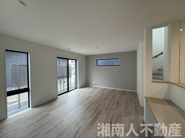 高座郡寒川町宮山の中古一戸建の居間・リビング