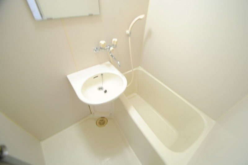 ステイツ久留米の浴室|内装イメージ：同物件別室