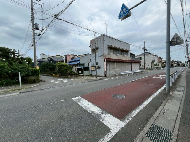 売地　川越市藤間の前面道路含む現地写真
