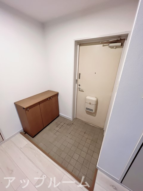 サンハイツ如意申の玄関