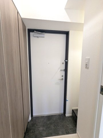 LUMIEC NEGISHIの設備|ダブルロックセキュリティ、人感センサー付玄関ライト