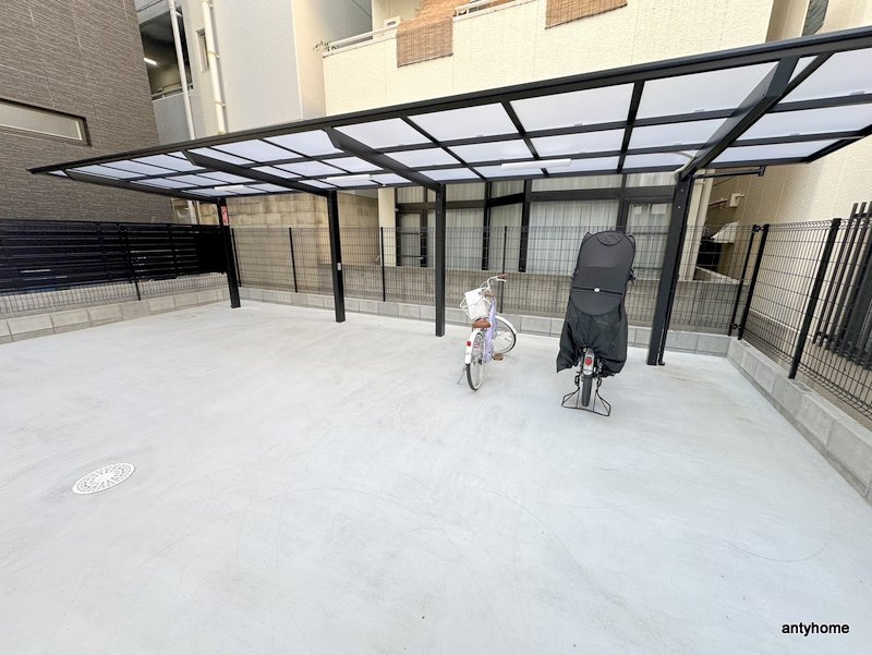 アートレジデンス上町　仲介手数料無料の駐車場