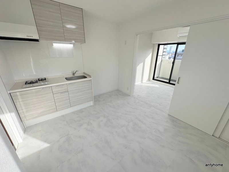 アートレジデンス上町　仲介手数料無料の居間・リビング