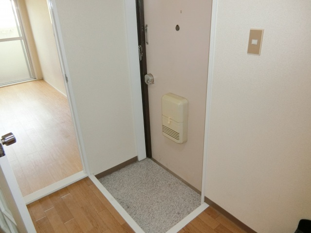 パークハイム神田の玄関|収納もある玄関です