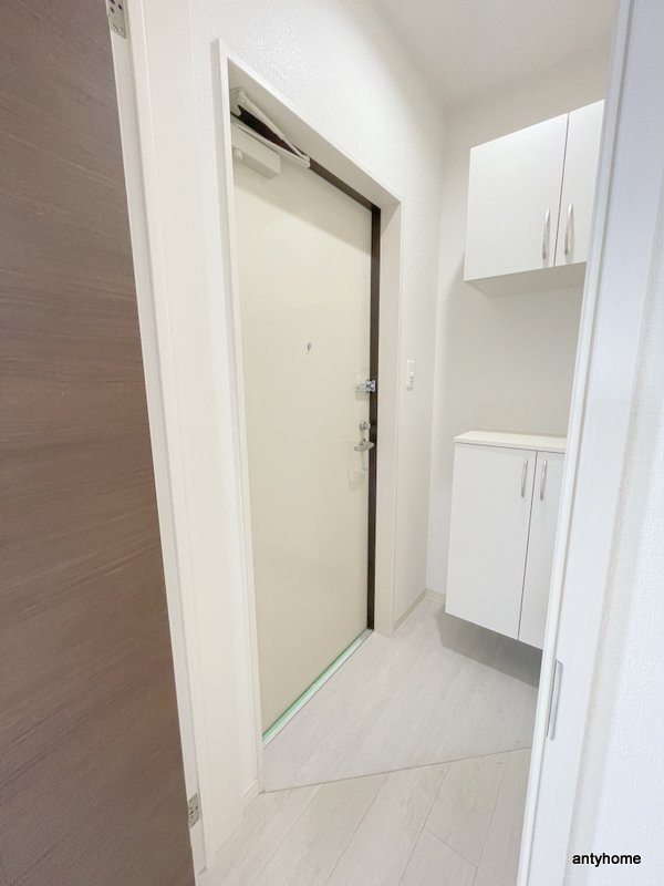 LEA SION　仲介手数料無料の玄関